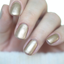 Laden Sie das Bild in den Galerie-Viewer, Bold Gold